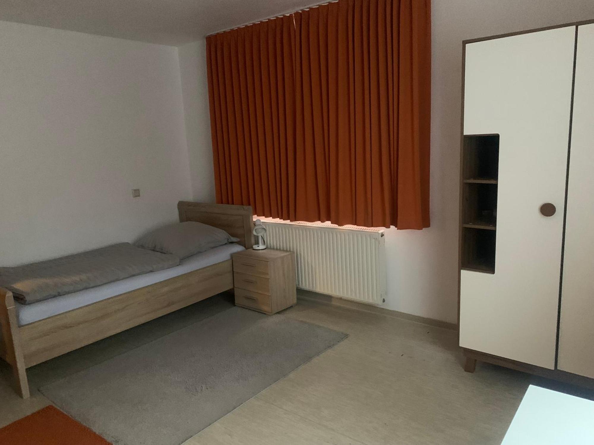 Monteure & Handwerker Einfach, Unkompliziert Und Preiswert In Альсфельд Экстерьер фото